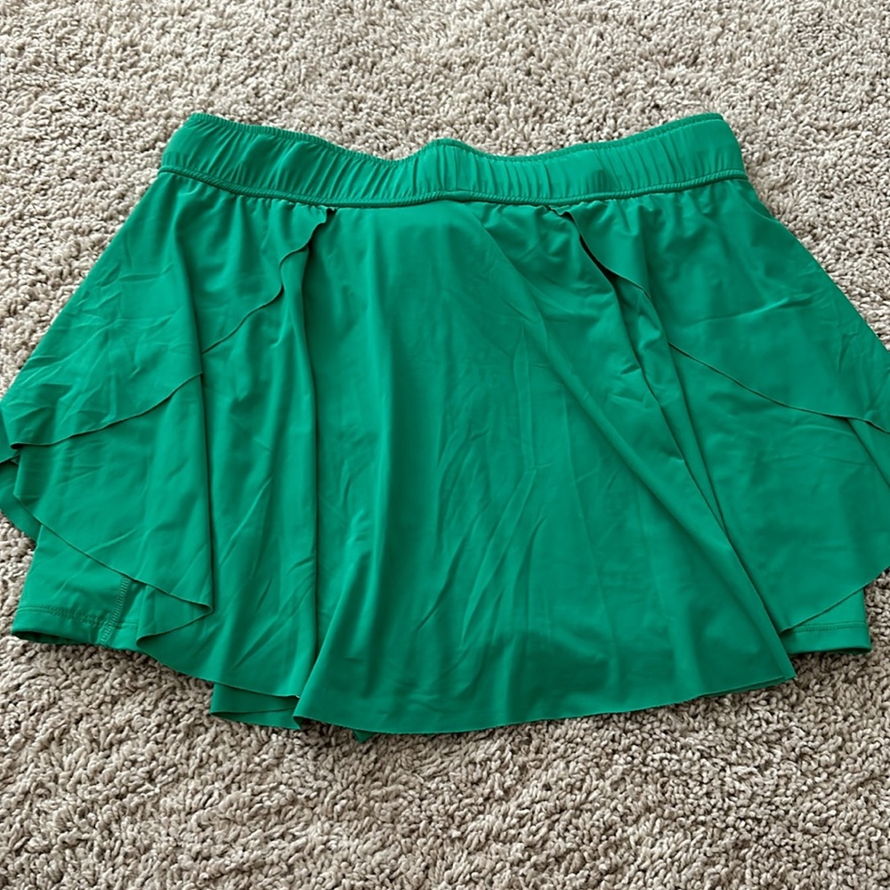 TCEC green athletic skort - Picture 2 of 4